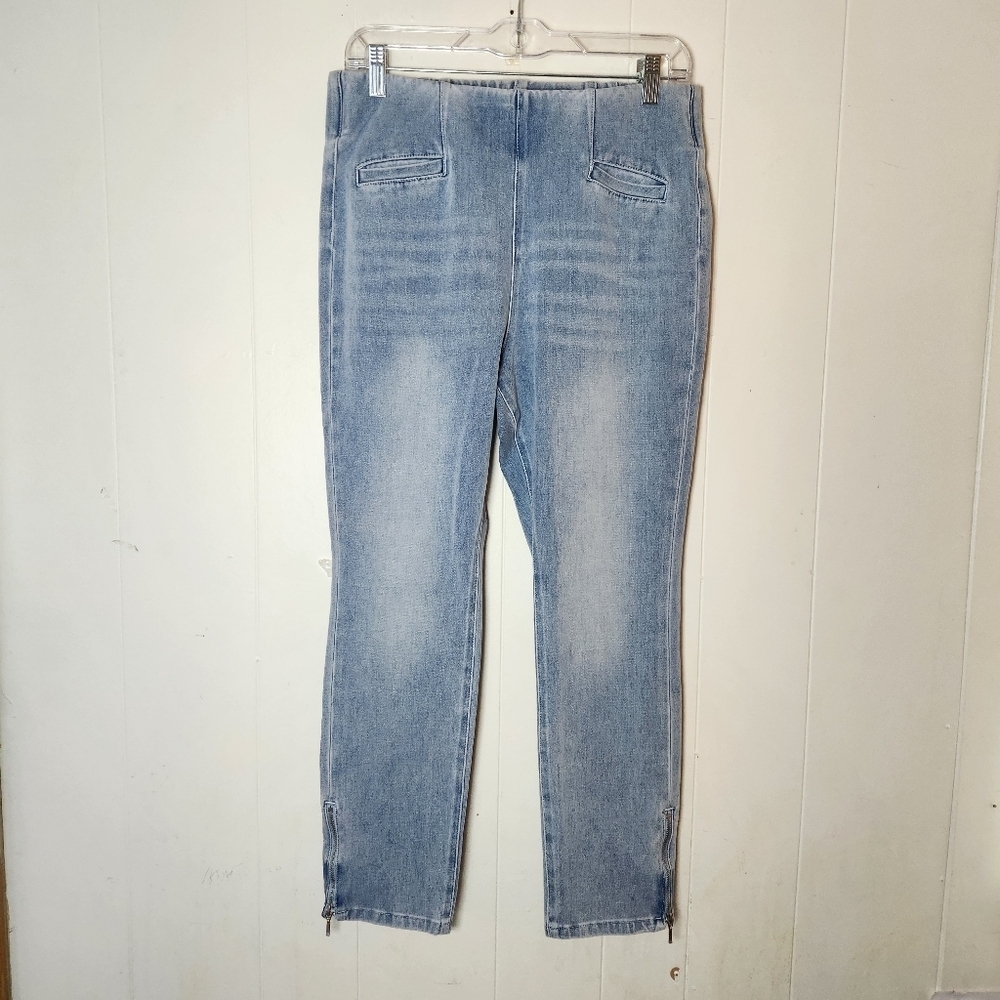 Soft Surroundings Light Wash Pull-on Tapered Jeans Zippered Ankle Size Medium P